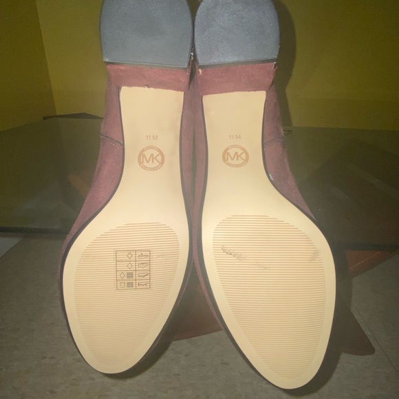 Newly worn, burgundy suede Michael Kors boots, Excellent condition - Picture 7 of 11